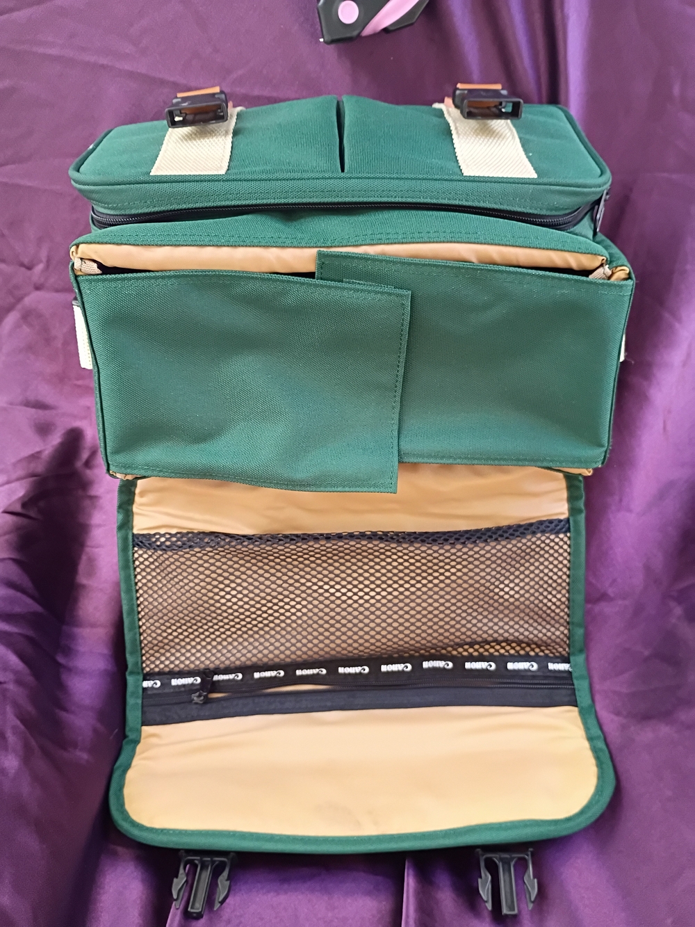 Canon Green Canvas Camera Bag with Cream Straps - Picture 6 of 10